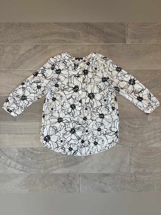 NYDJ Tops - NYDJ Black White Floral Print Button Front Blouse Women’s Medium Office Work M